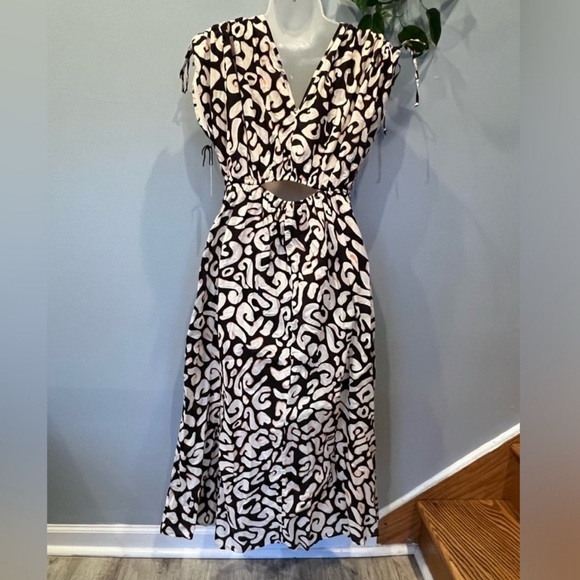 SINCERELY JULES Black and Cream Fit and Flare Midi Dress with Tie Front/size S - Picture 12 of 13